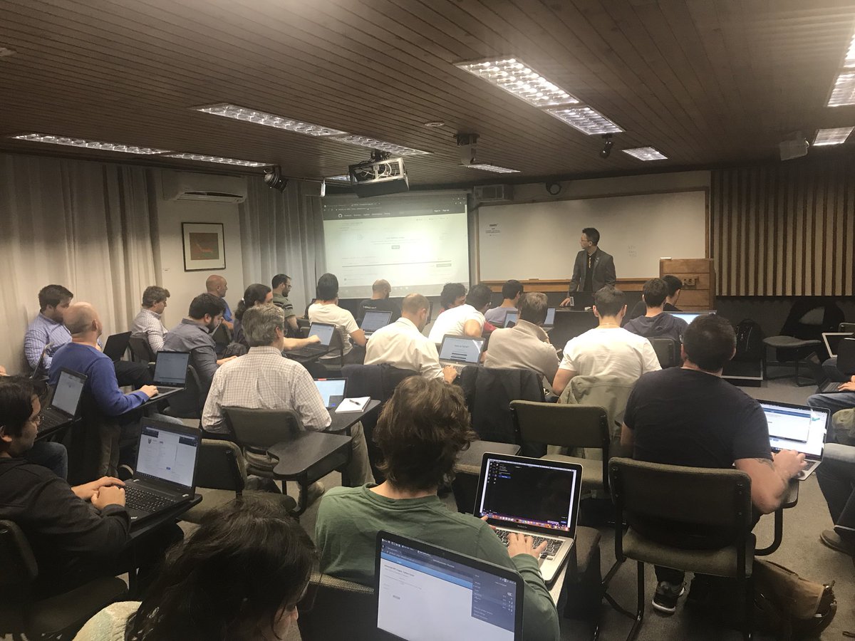 ivarese's tweet image. Team NEM blockchain never stop!!! Blockchain training week yesterday in ORT University of Uruguay!!! Practice session! @UniversidadORT @NEMofficial @NemEspanol #BlockchainAccelerator #BlockchainEnUruguay
