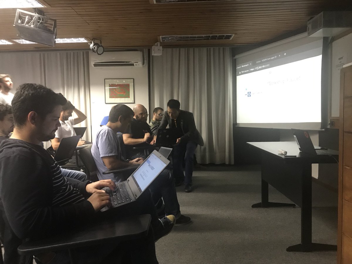 ivarese's tweet image. Team NEM blockchain never stop!!! Blockchain training week yesterday in ORT University of Uruguay!!! Practice session! @UniversidadORT @NEMofficial @NemEspanol #BlockchainAccelerator #BlockchainEnUruguay