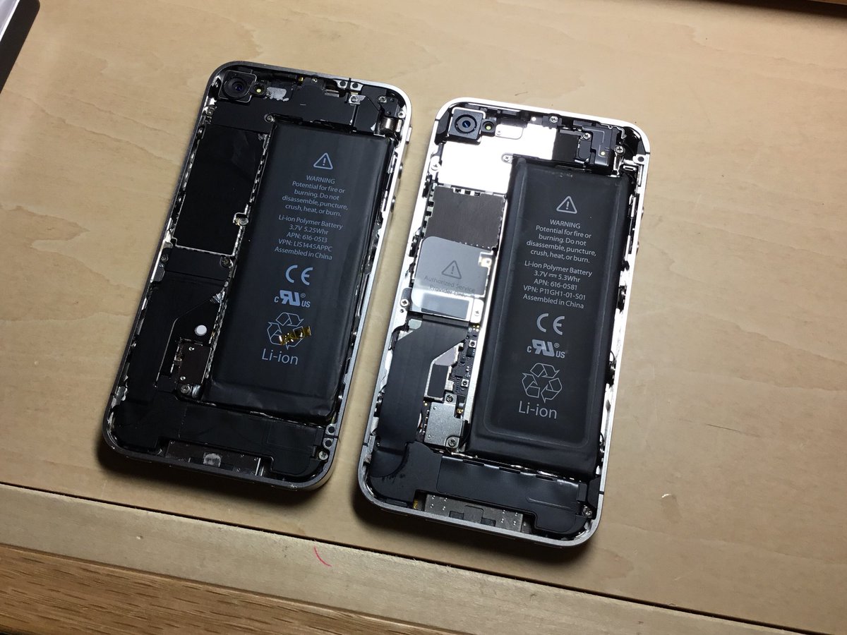 てけみん Ar Twitter Iphone 4とiphone 4sの内部 やはりapple製品は内部も美しい 外見は同じに見えても中は結構違う Iphone 4sはそろそろバッテリーの交換が必要かも Iphone4 Iphone4s 分解 バッテリー T Co j6x7xdzx