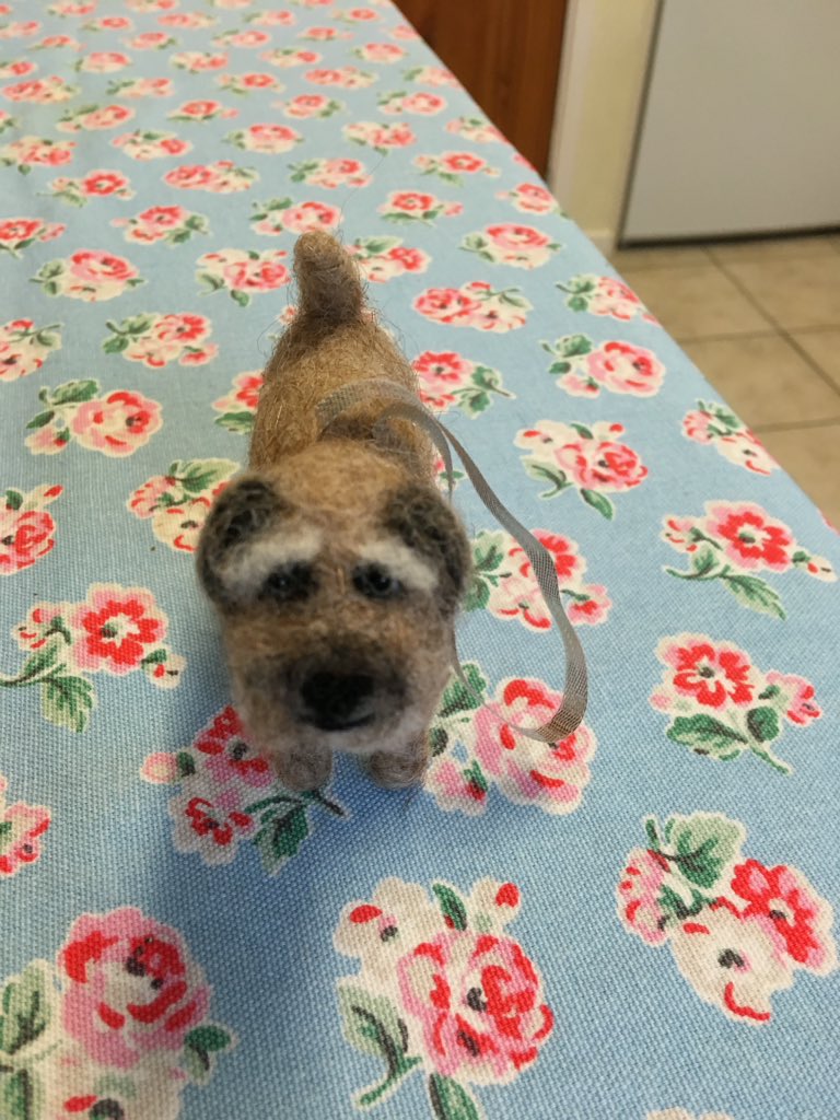 PoppyH20's tweet image. Thank you to the amazing @poodyandberty Coco could go to her Mum and Dad's wedding @cocopops_12 👰🤵💐😘