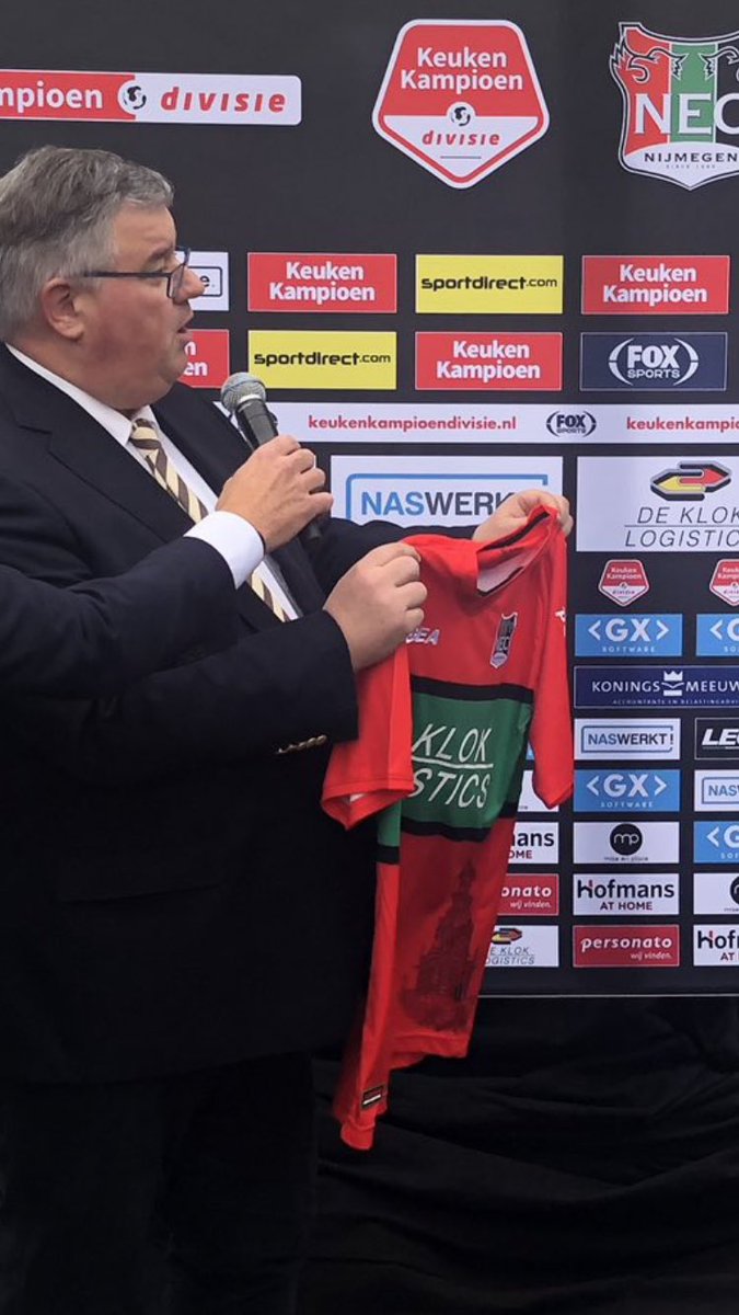 dewaalstad's tweet photo. Dan kom je bij een presentatie van de club uit jouw stad aan met een geelzwarte stropdas. Dan heb je het niet begrepen. #necnijmegen #brulsOUT https://t.co/JRRVgnLdaP