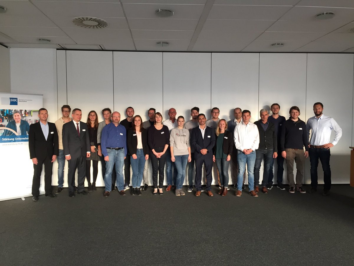 SaschaGenders's tweet photo. Heute #startups aus den Bereichen #Health und #medtec in der #ihk zum Networking mit #KMU, ⁦@ZDI_Mainfranken⁩, ⁦@IHK_Mainfranken⁩, ⁦#doxfox, #chamelio, #promedicon, #fluxpolymer, #awesome https://t.co/AMcZ1sjjAU
