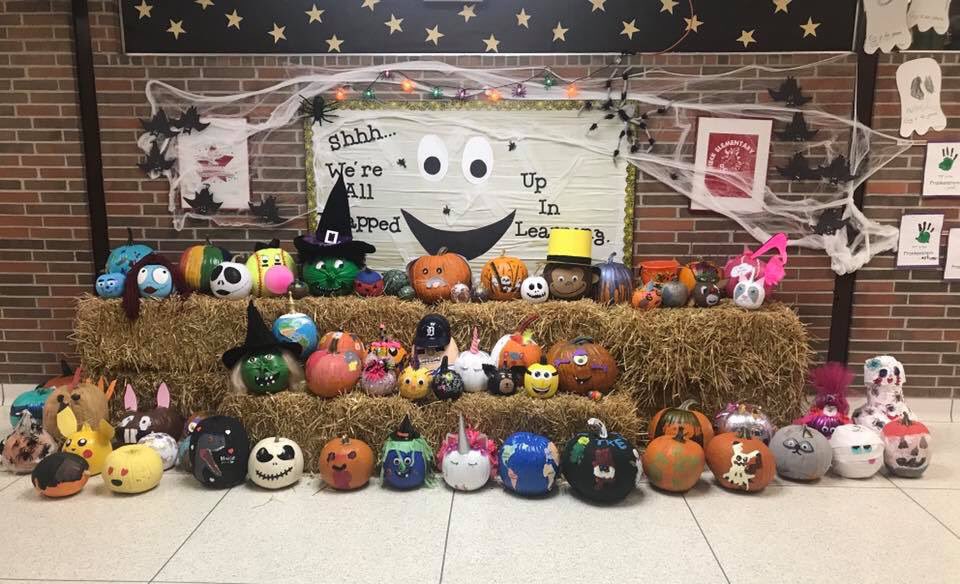 CTreiger's tweet photo. Great job to our students who are filling our pumpkin patch @dieckk5 @swartz_creek https://t.co/znByi7JqfX