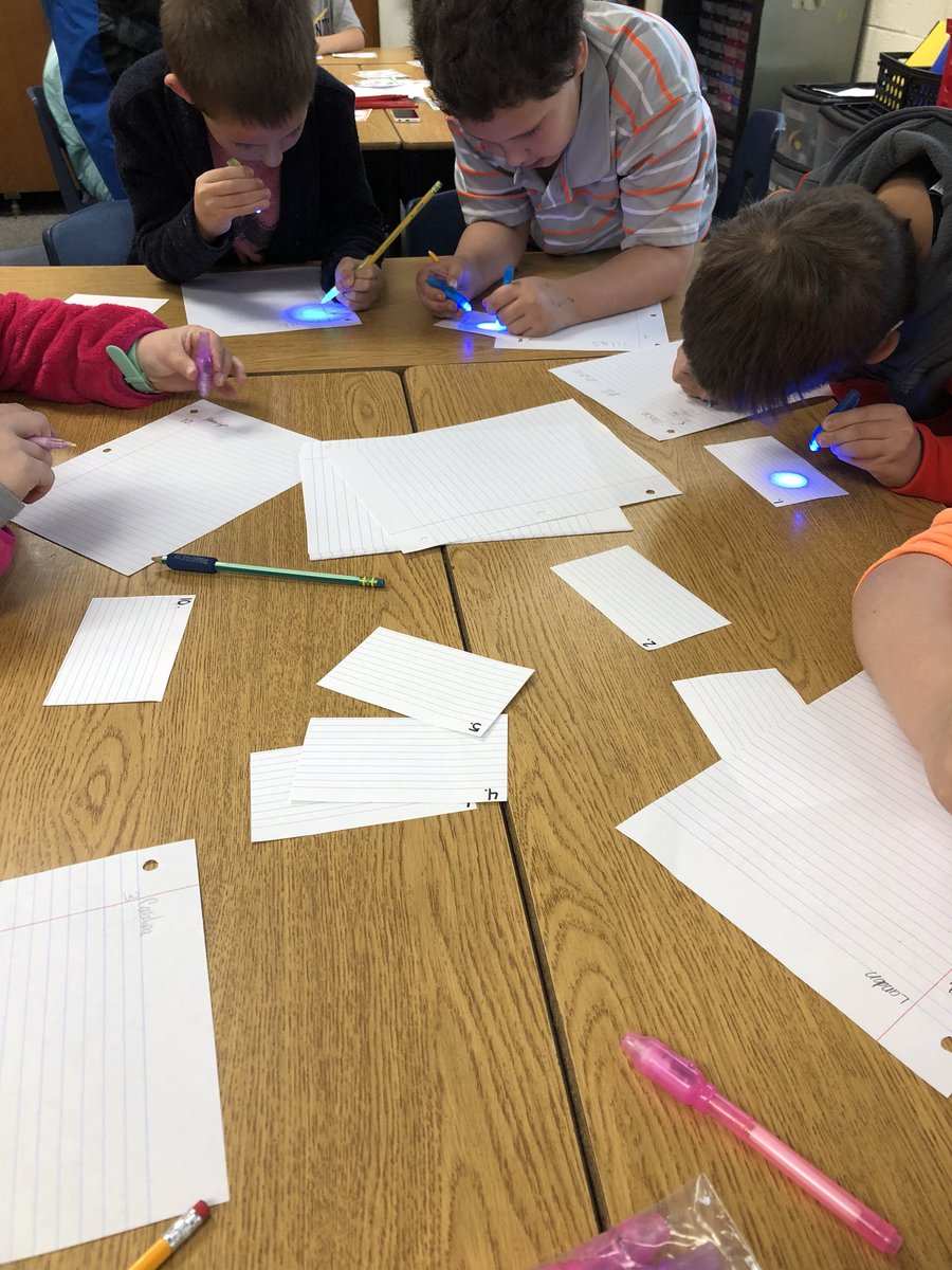 MrsEndicott3rd's tweet photo. SECRET MATH DETECTIVES! UV light invisible ink for the win! The kids did not want math to end! @mrscrum3rd @PinerPrincipal @PinerElemAP @KyCenterforMath https://t.co/Gka8aVIeJo