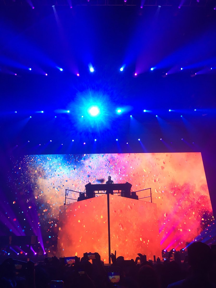 gian_SPRi2's tweet photo. SOLID NIGHT! THANKS @LiveSmart !! @KygoMusic #SmartMusicLive #SmartKygo https://t.co/xTot6vTgSy