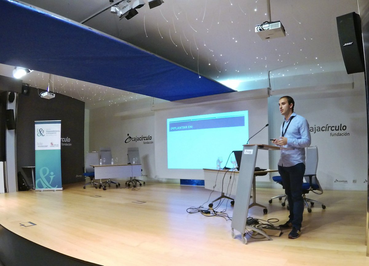 Rubns28's tweet photo. Hoy hemos participando en el I encuentro de SEGASI con un proyecto de realidad virtual que hemos desarrollado de trabajos en altura.
#Burgos #RealidadVirtual #VR #SEGASI https://t.co/qELHtt7lSX