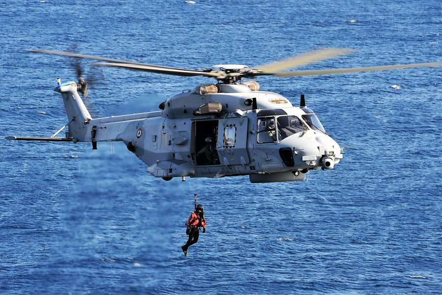 FiskarKjell's tweet photo. Knallhard kritikk fra @Riksrevisjonen1 i helikoptersaken! @NorgesFiskarlag forventer at @Forsvarsdep følger saken opp slik at innfasingen av de nye helikoptrene i alle fall kommer på plass til 2022 slik de selv har angitt som sin ambisjon. Foto: Eurocopter https://t.co/LruG6x4sUx https://t.co/SCkTRYyQSx