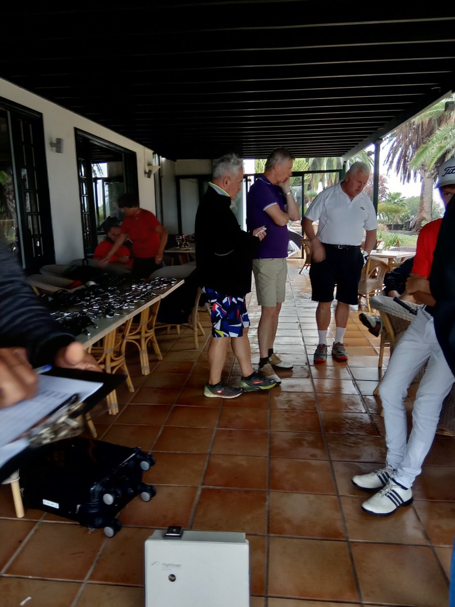TeguiseGolf tweet picture