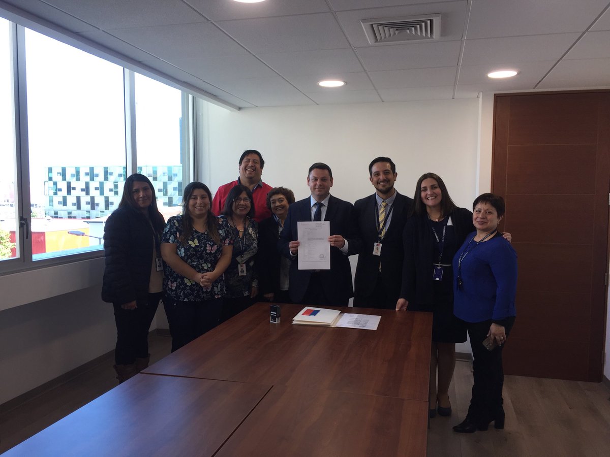 HospNacto's tweet photo. ⁦@HospNacto⁩ presenta su carpeta para reacreditación en ⁦@SuperDeSalud⁩ Concepción ⁦@SSBiobio⁩ ⁦@directorassbb⁩ ⁦⁦@Gonzuvi⁩ ⁦@ministeriosalud⁩ https://t.co/kSgMmaONad