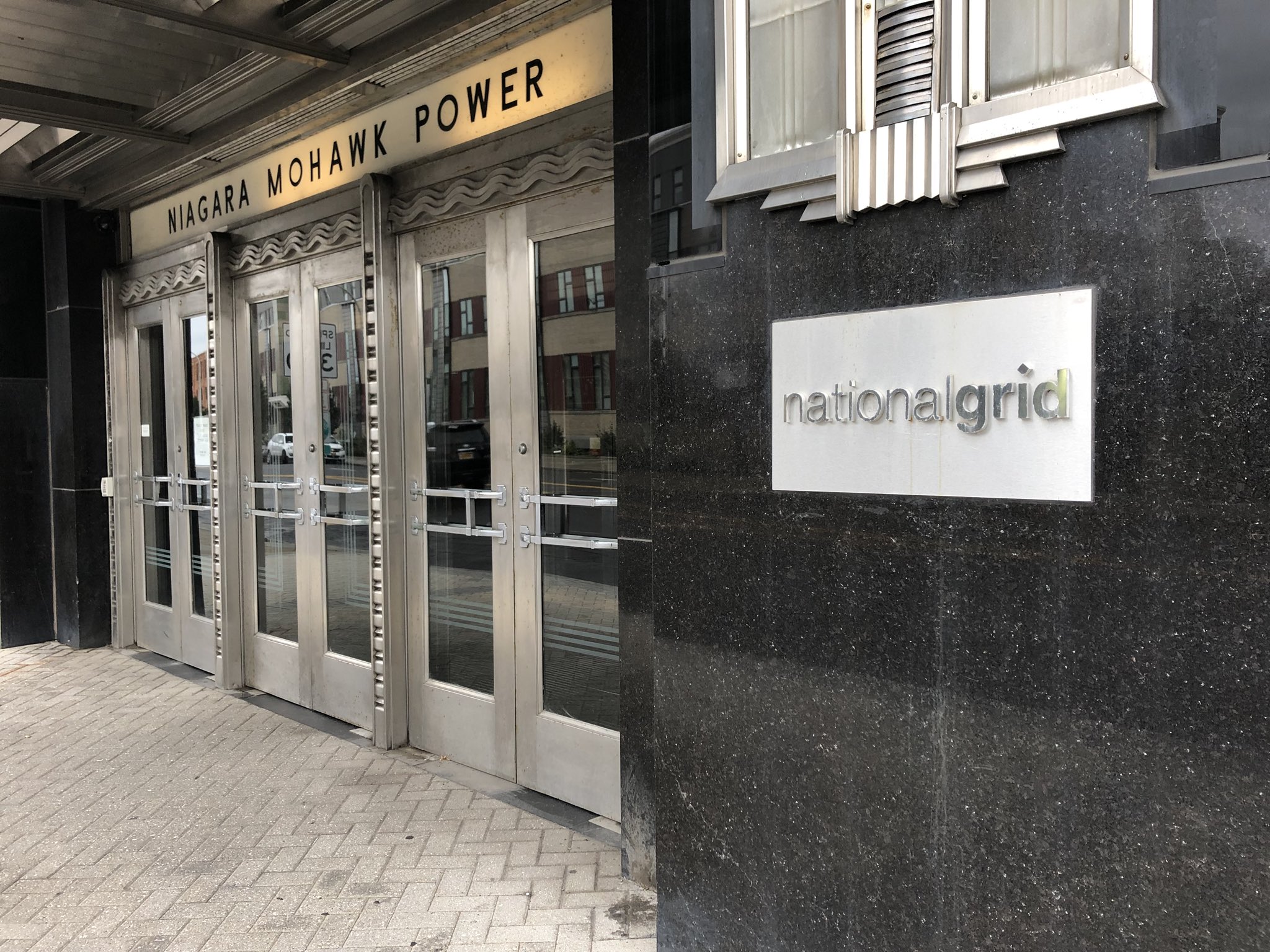 Image of front door of National Grid building in Syracuse 