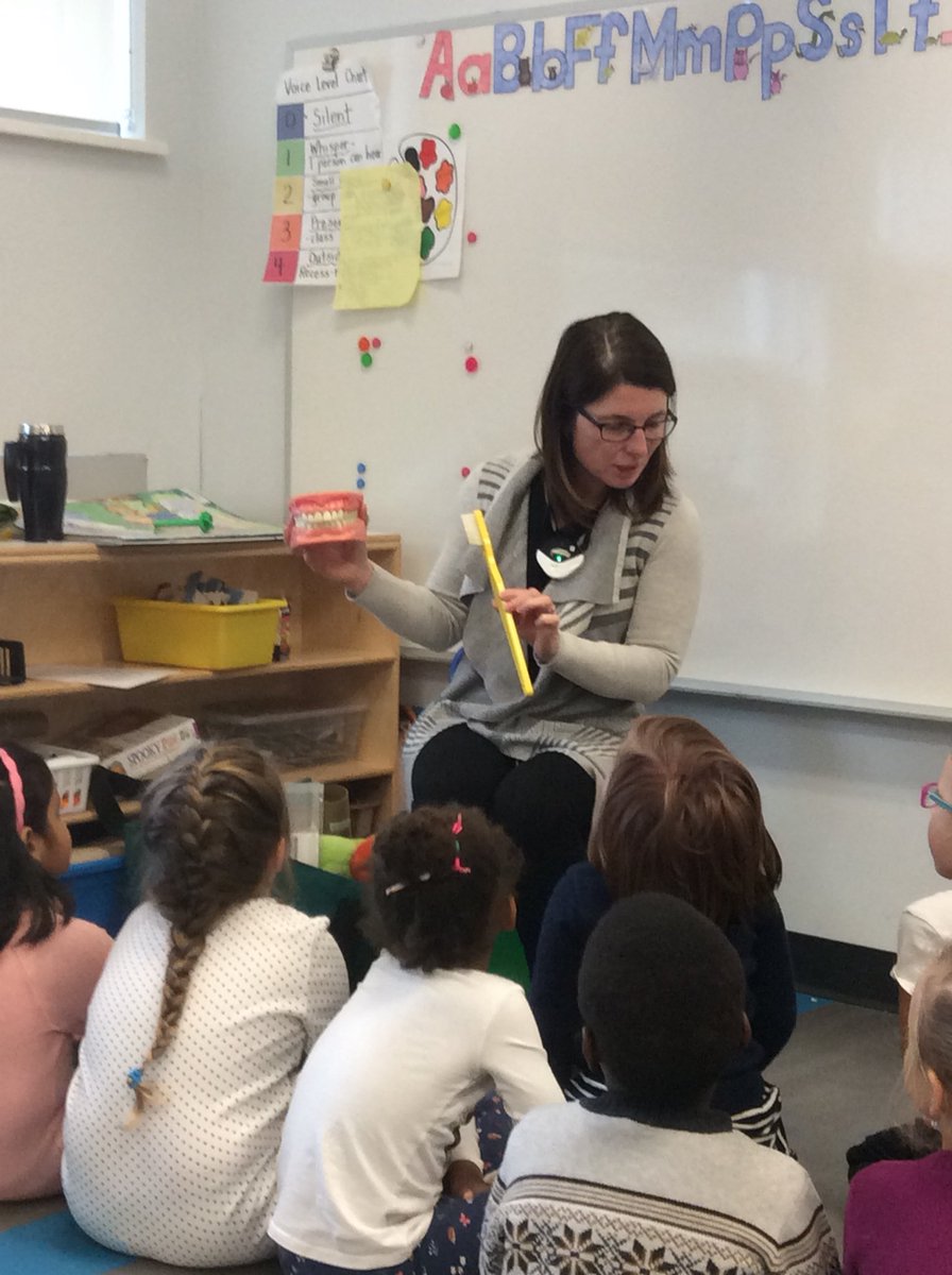 somers_smith's tweet photo. Kinder Community Visitor: thank you Meg from @KFLAPH for teaching us to care for our teeth! @alcdsb_stfa @K_2Wolfpack #stfakinder https://t.co/St68GHFoXo