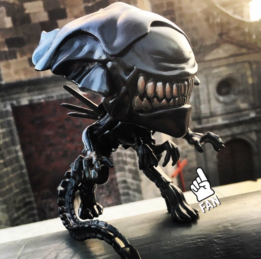 Geekyclorians's tweet photo. Buen día #Geekyclorianos!! Nuestra #AlienQueen les desea un feliz #JuevesDeTerror 👽.
#YoSoyGeek ✌🏻#PopMovie https://t.co/nNbHzkCFOW
