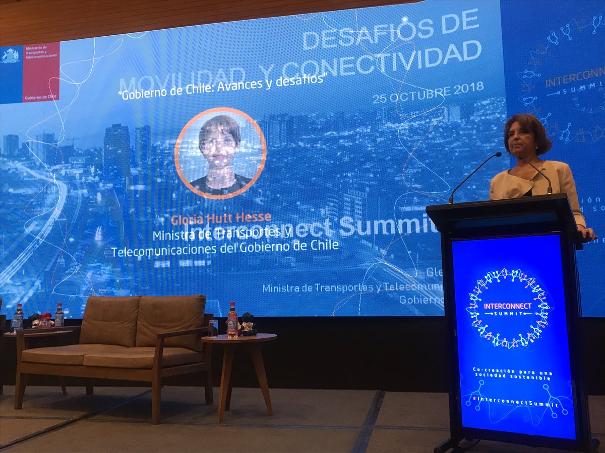 MTTChile's tweet photo. Ministra @GloriaHutt en #interconnectsummit : “estamos impulsando la electromovilidad por mejoras ambientales, reducción de ruidos, comodidad y contribución a la ciudad. Estamos fomentando modelos de negocios que permitan incentivar más vehículos eléctricos”. https://t.co/fb9Sm9Nicq