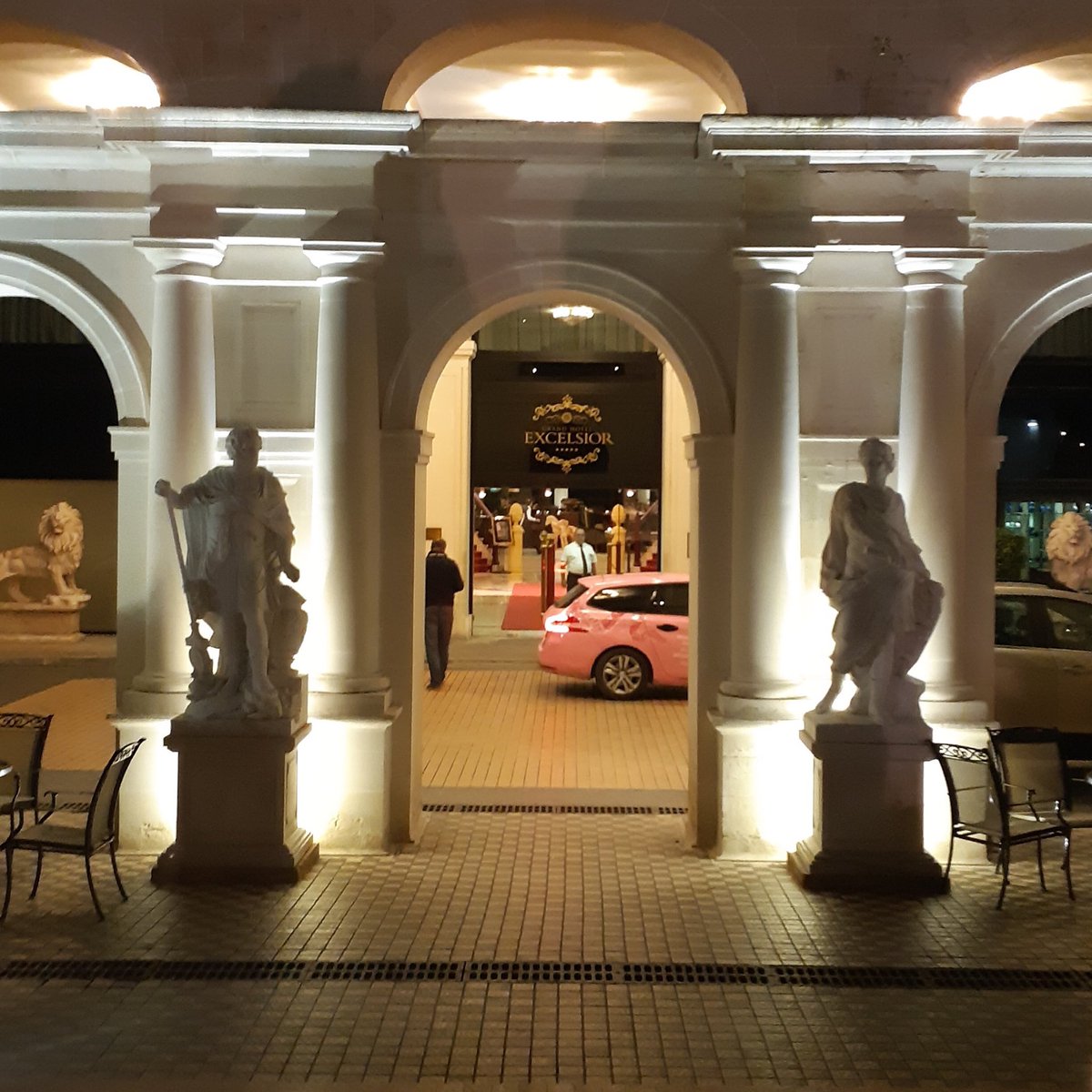 Greenkeeper tweet media