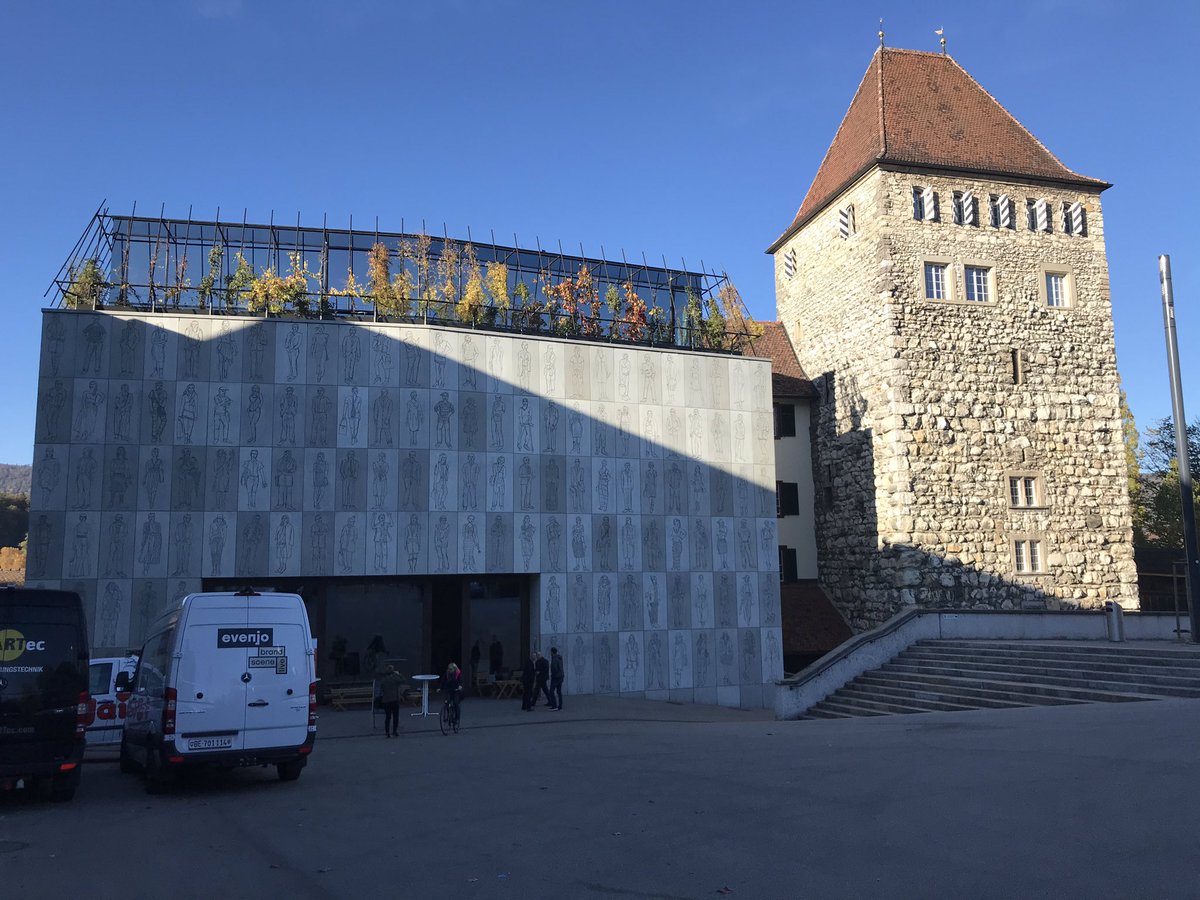 DigitalDayAarau's tweet photo. Die Türen sind geöffnet, es kann losgehen. Willkommen zum #DigitalDay in #Aarau #dda18 Weitere Informationen zu den Speakers sind hier zu finden: https://t.co/taJSYDY2QT https://t.co/z0hCl0sO26