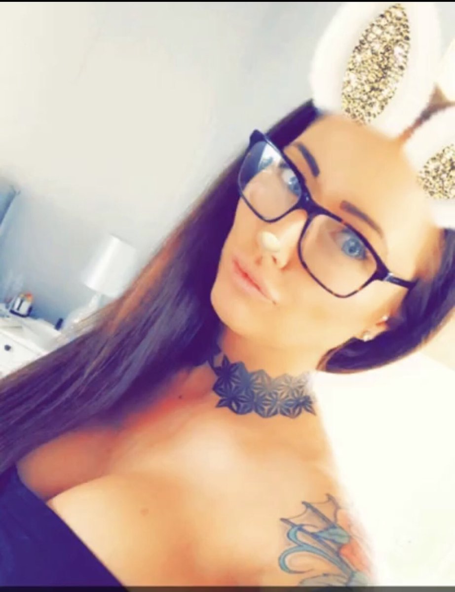 RavenRoxy1's tweet photo. Nearly Friday ... what’s people’s plans for weekend .. I will be misbehaving on cam 🙊 come say hi.. #AdultWorkCam #naughtyfun #justforyou #privateshow  #comesayhi https://t.co/qQh4MCNSU9