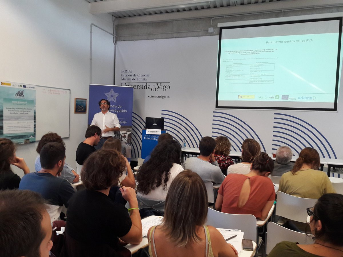 J. Carlos Macías,  asesor experto en #acuicultura abre el segundo día del curso sobre #innovacion y #sostenibilidad en el sector, presentando aspectos #ambientales a considerarse en la planificación espacial y la selección de emplazamientos. #formacion #empleaverde