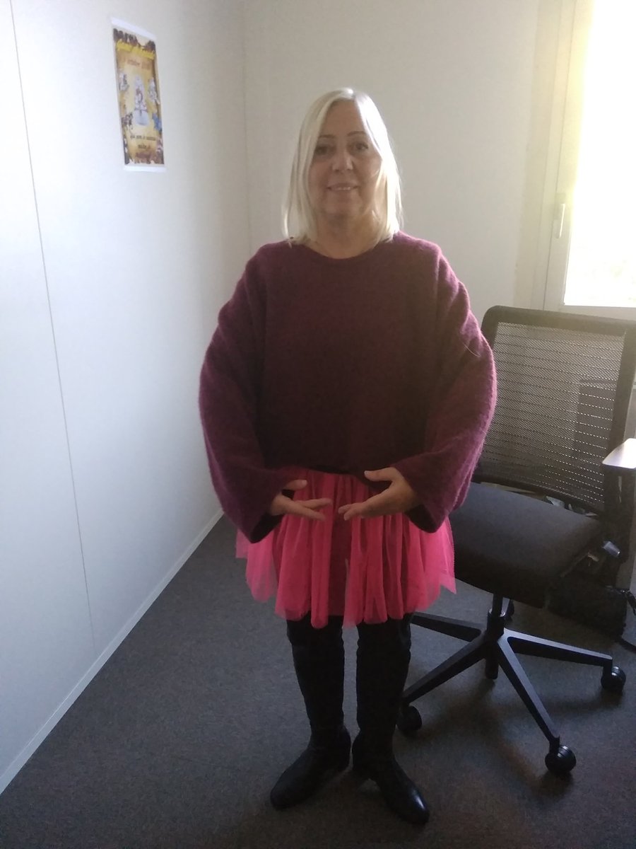 FleurTbn's tweet photo. Le service RC Pessac mobilisé pour le ruban rose #AXAAtoutCoeur #OctobreRose @AndrieuBen @JMLed33 @malekc76 @A_Duvignac @MalikaBK7 https://t.co/PBHCk1MnmQ