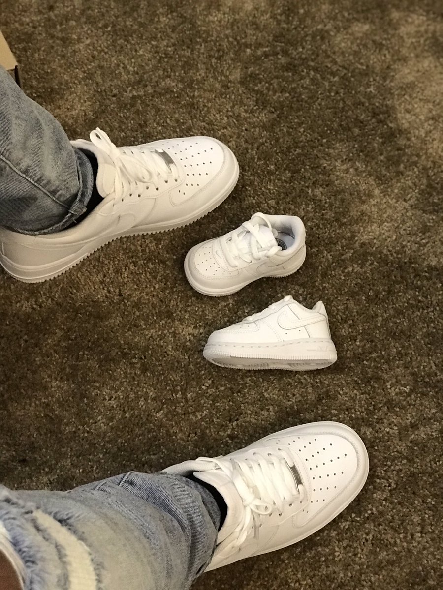 TrapBoyVon_'s tweet photo. I’m so headass and in love with my son and he’s not even here yet. At this point he has no choice but to be wavy 💚. https://t.co/ZAYeRGJmac