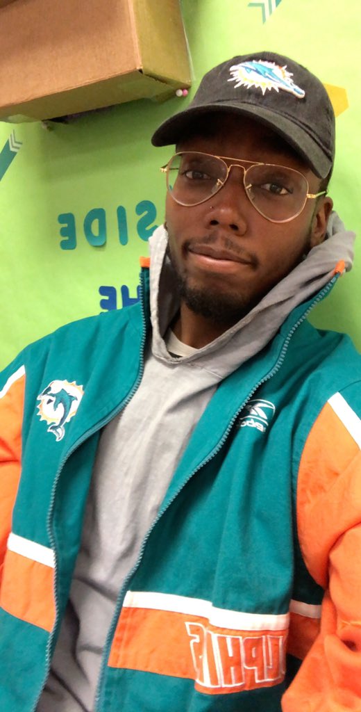mr__smiles_'s tweet image. Lets get this win tonight squad #phinsup🐬🐬🐬 #throwback🔙 #vintagestarterjacket