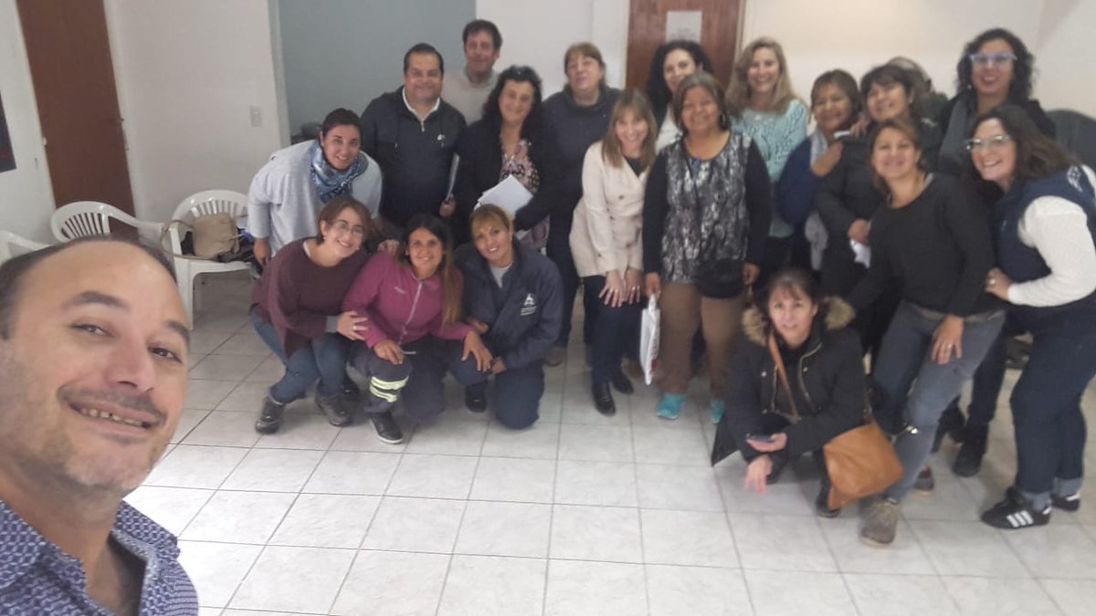 CapacitacionR4's tweet photo. Curso lengua de señas para empleados municipales! https://t.co/8D4JW23fOS