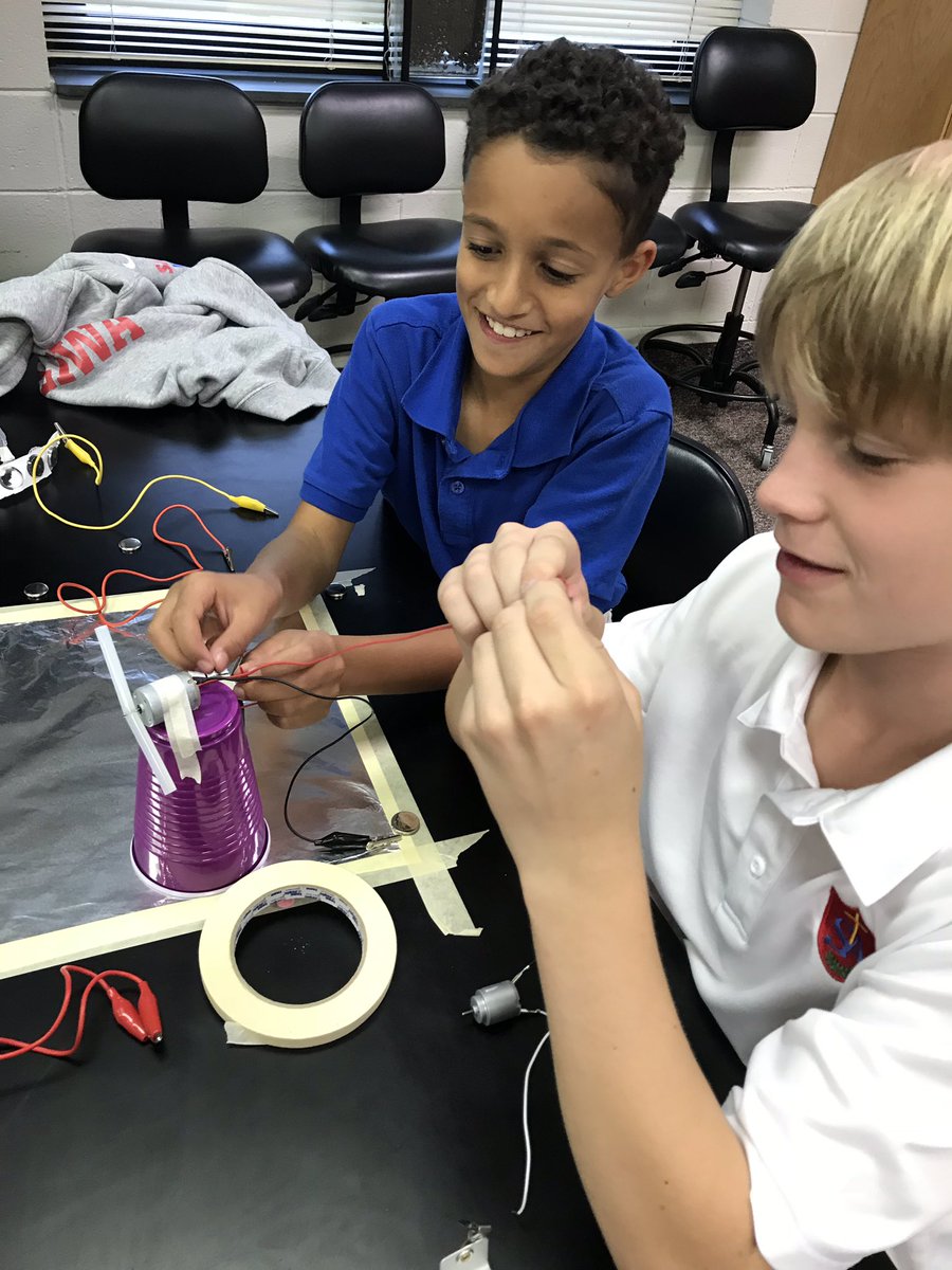 RSSHorizons's tweet image. Coding Day with @SalisburyAcad  with Rock, Paper, Scissors, Lizard, Spock and Completing Self-Stopping Robots. Students are in it to win! #challengingminds #appleswift #curiositymachine