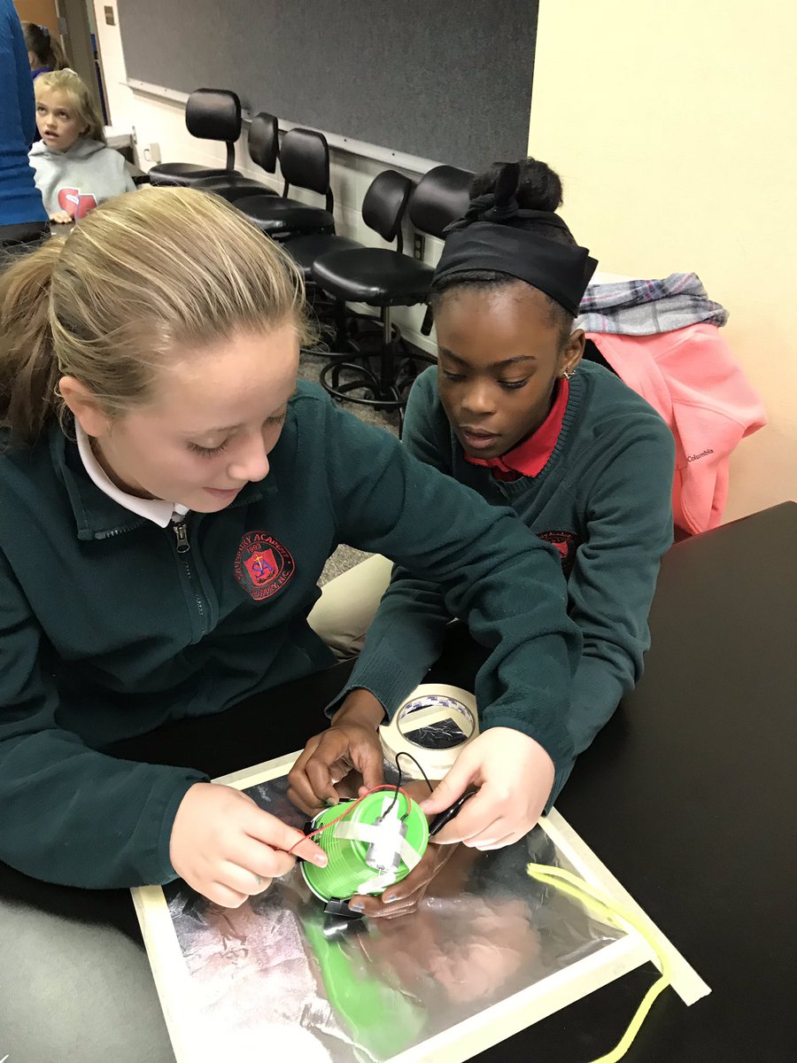 RSSHorizons's tweet image. Coding Day with @SalisburyAcad  with Rock, Paper, Scissors, Lizard, Spock and Completing Self-Stopping Robots. Students are in it to win! #challengingminds #appleswift #curiositymachine