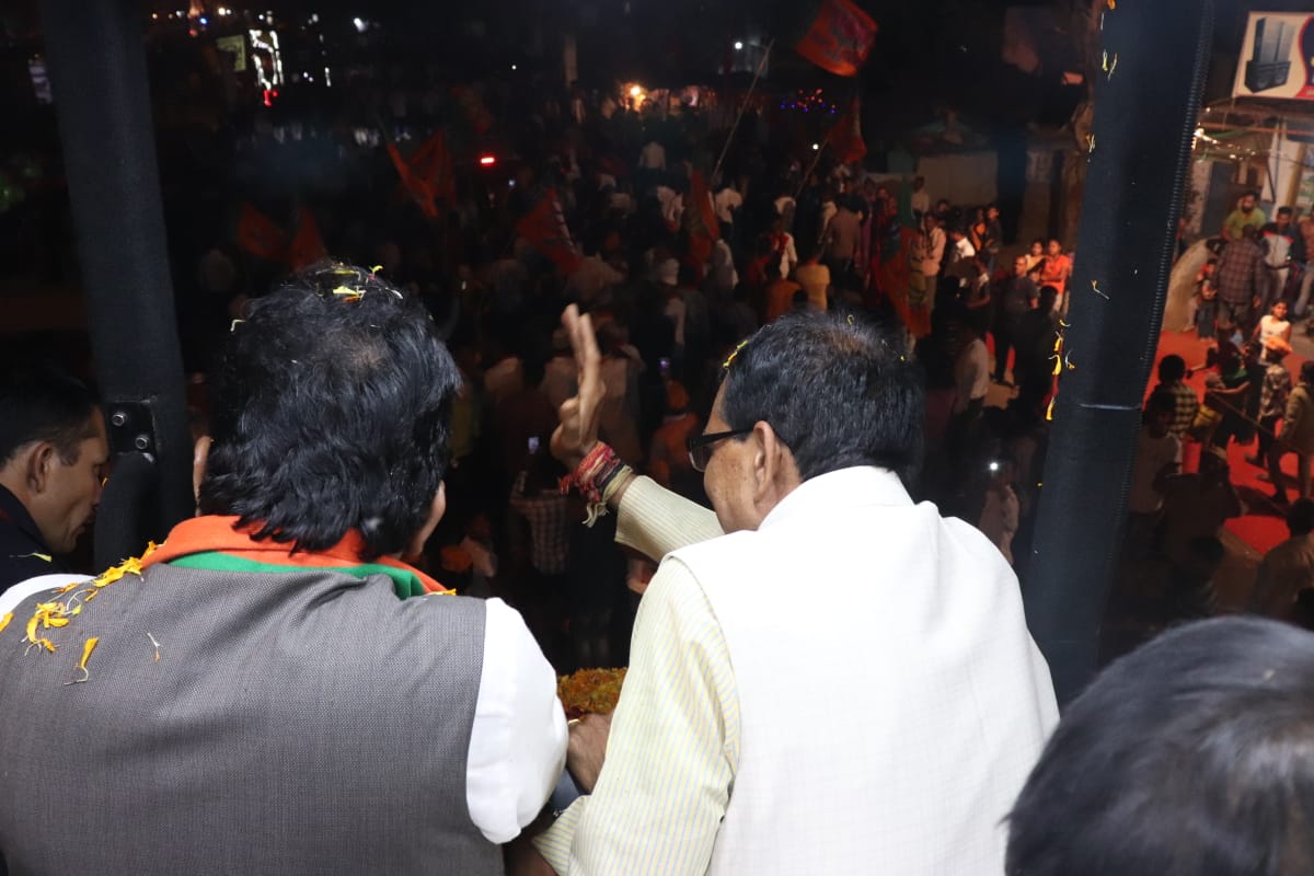 AbharYatra's tweet image. #JanAshirwadYatra का घमापुर में ऐतिहासिक स्वागत किया गया और श्री @ChouhanShivraj को नागरिकों ने समृद्ध मध्यप्रदेश के निर्माण के लिए आशीर्वाद प्रदान किया।