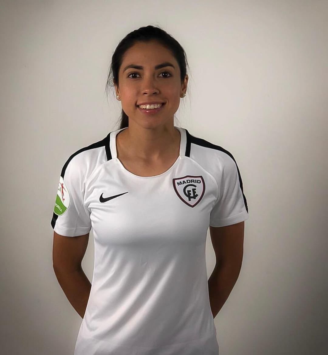 ESPN Deportes Radio on Twitter: "¡Espectacular! Una mujer saca la por el fútbol de Guatemala 🇬🇹 La guatemalteca @analu_marti21 del @madridCFF recibió hoy el premio al mejor gol de la temporada