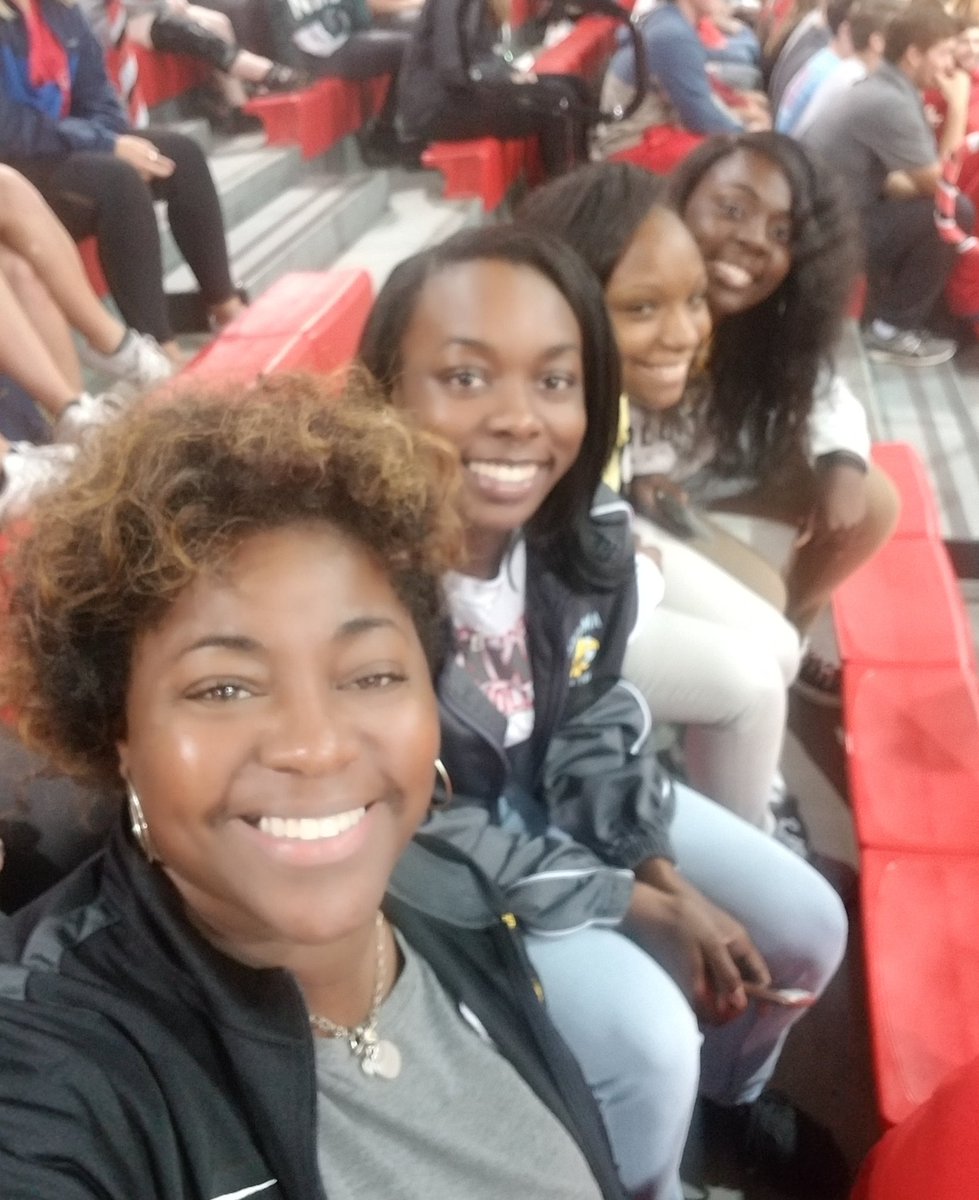 coachitkt's tweet image. This what coaches do ...take seniors to senior night @HCHawksSports    college and  volleyball could be their future #ladysaints