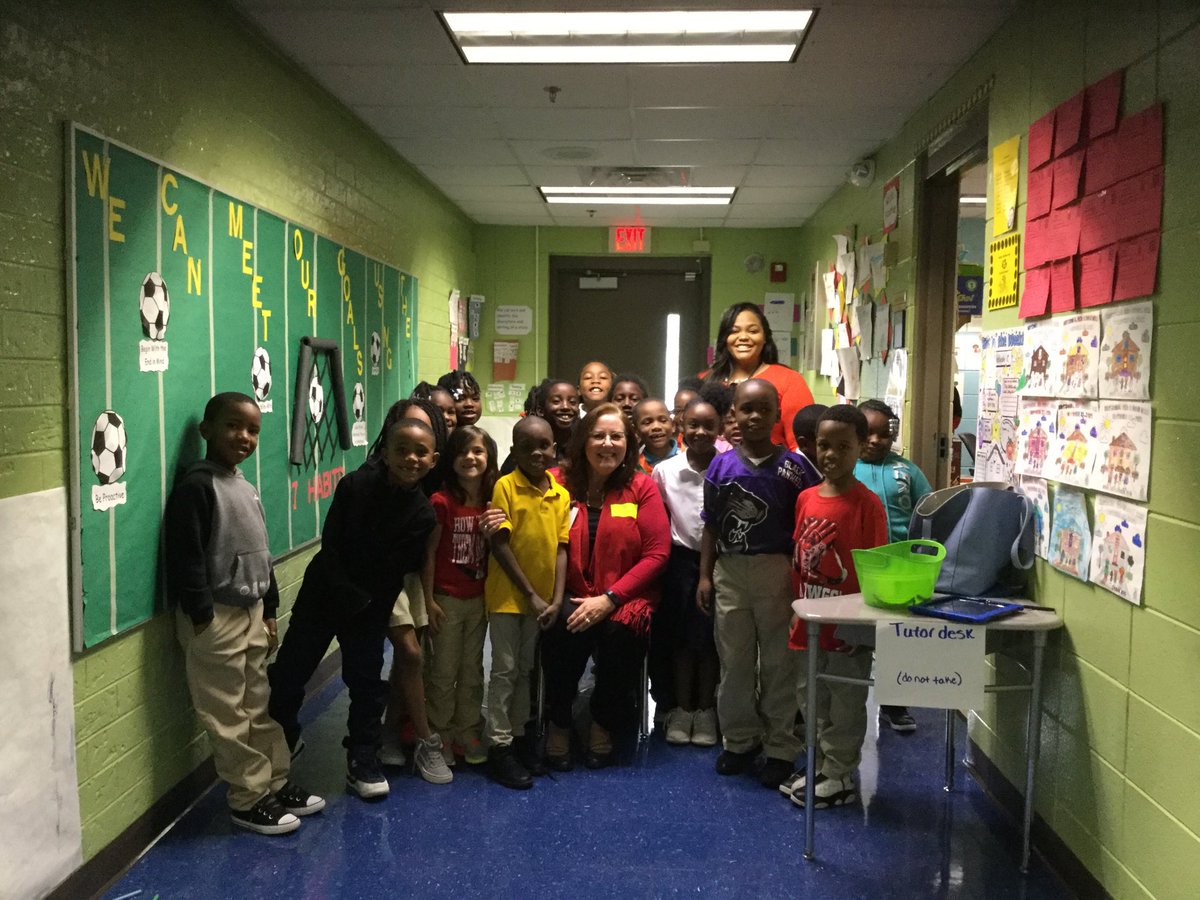 liz_lines's tweet image. Enjoyed Ms. Walker’s class at ⁦@BibbSchools⁩ #UnionElementary for #ReadForTheRecord.