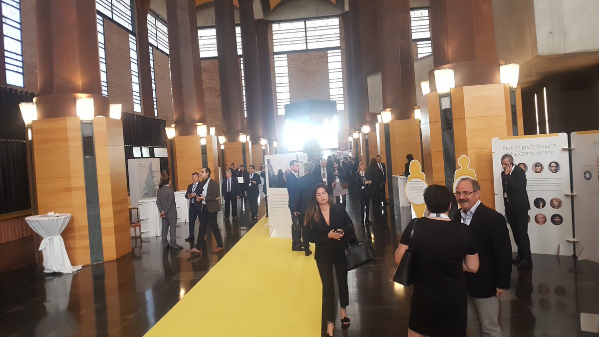 Esta mañana hemos inaugurado la primera edición de #ForumPanasef. Esperamos que congresistas y zaragozanos disfrutéis de todas nuestras charlas, conciertos, exposiciones... De estos tres días con una nueva mirada al sector funerario.