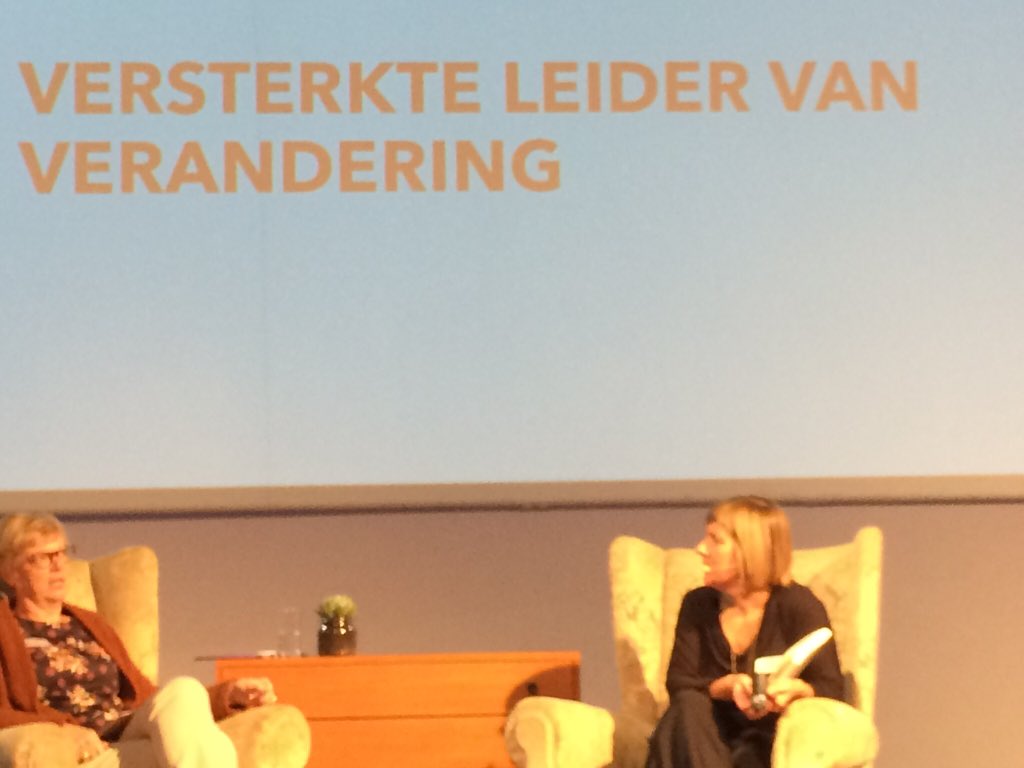 Snapshots vanop het IAO-Kennisfestival @FlandersSynergy met <a href="/seth_maenen/">Seth Maenen</a> &amp; Karen Wouters (<a href="/KoenMarichal/">Koen Marichal</a>) en hun nieuwe boeken Van Babel tot ontwerp &amp; Naar gedeeld leiderschap <a href="/PelckmansPro/">PelckmansPro</a>