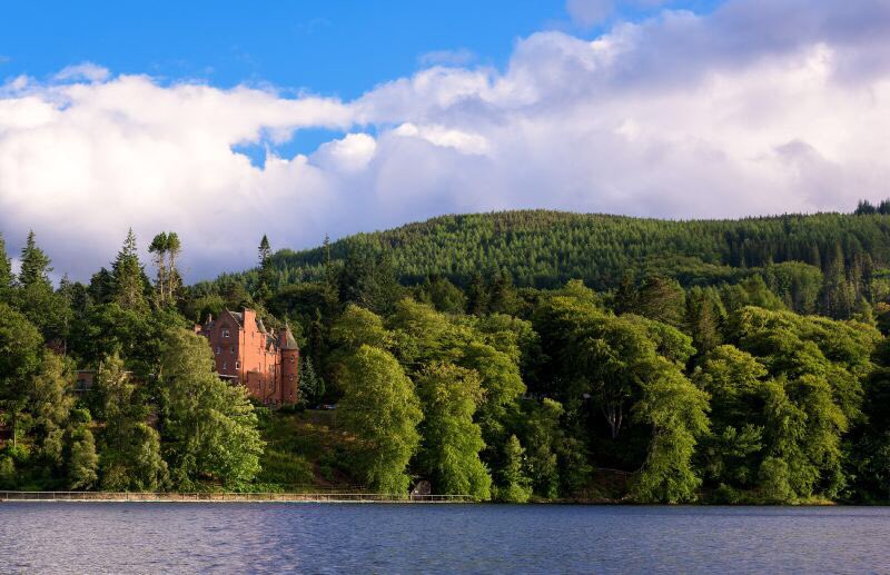 BusinessInPerth's tweet photo. The next venue for our FAM trip guests is @FonabCastle stunning venue and location #MeetingsPerthshire #Perthshire #Pitlochry https://t.co/mhnwGJUYkI