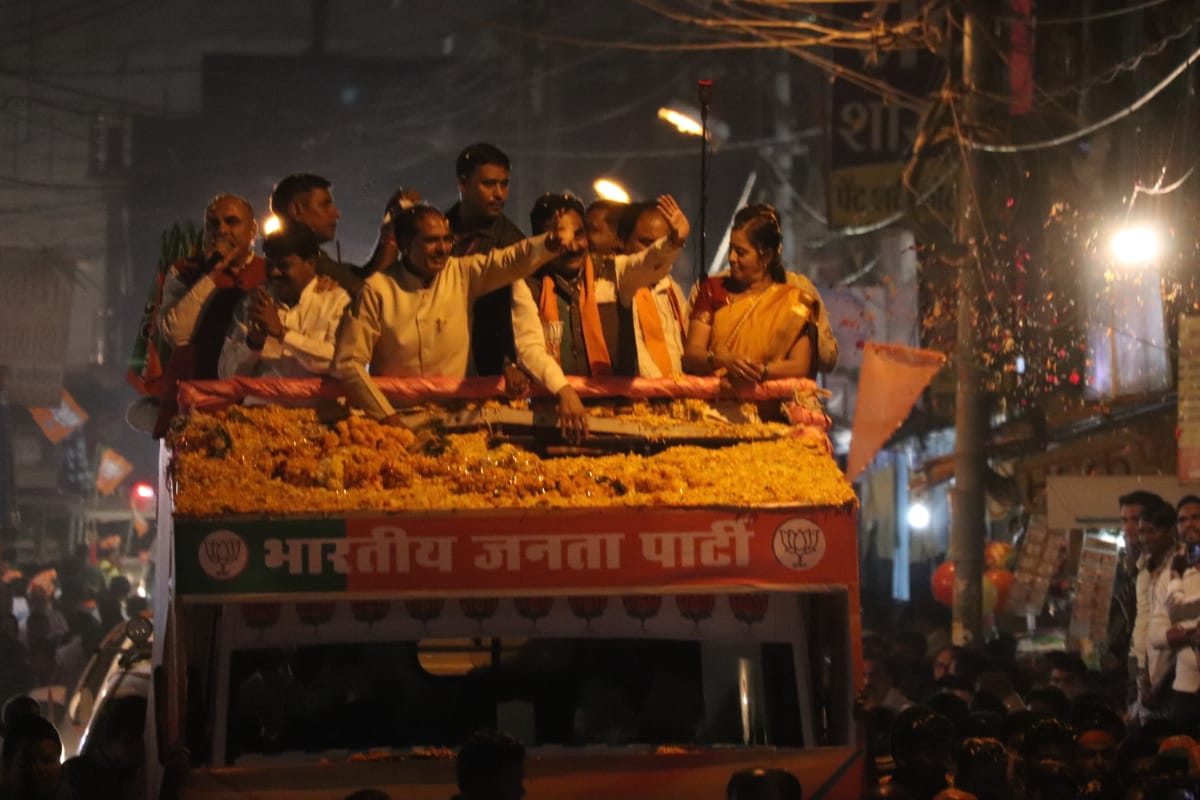 AbharYatra's tweet image. #JanAshirwadYatra के स्वागत के उत्साह और श्री @ChouhanShivraj को आशीर्वाद प्रदान करने उमड़े हजारों नागरिकों की उपस्थिति से बेलबाग में दीपावली पूर्व ही उत्सव का माहौल है।