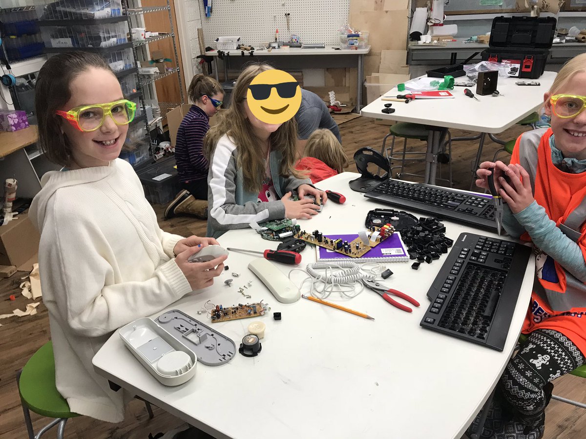 prosisefrisco's tweet photo. Deconstruction Club - Taking apart clocks, keyboards, RC cars, a phone and a toaster to compare what’s inside. https://t.co/gLXx6p9LJ7