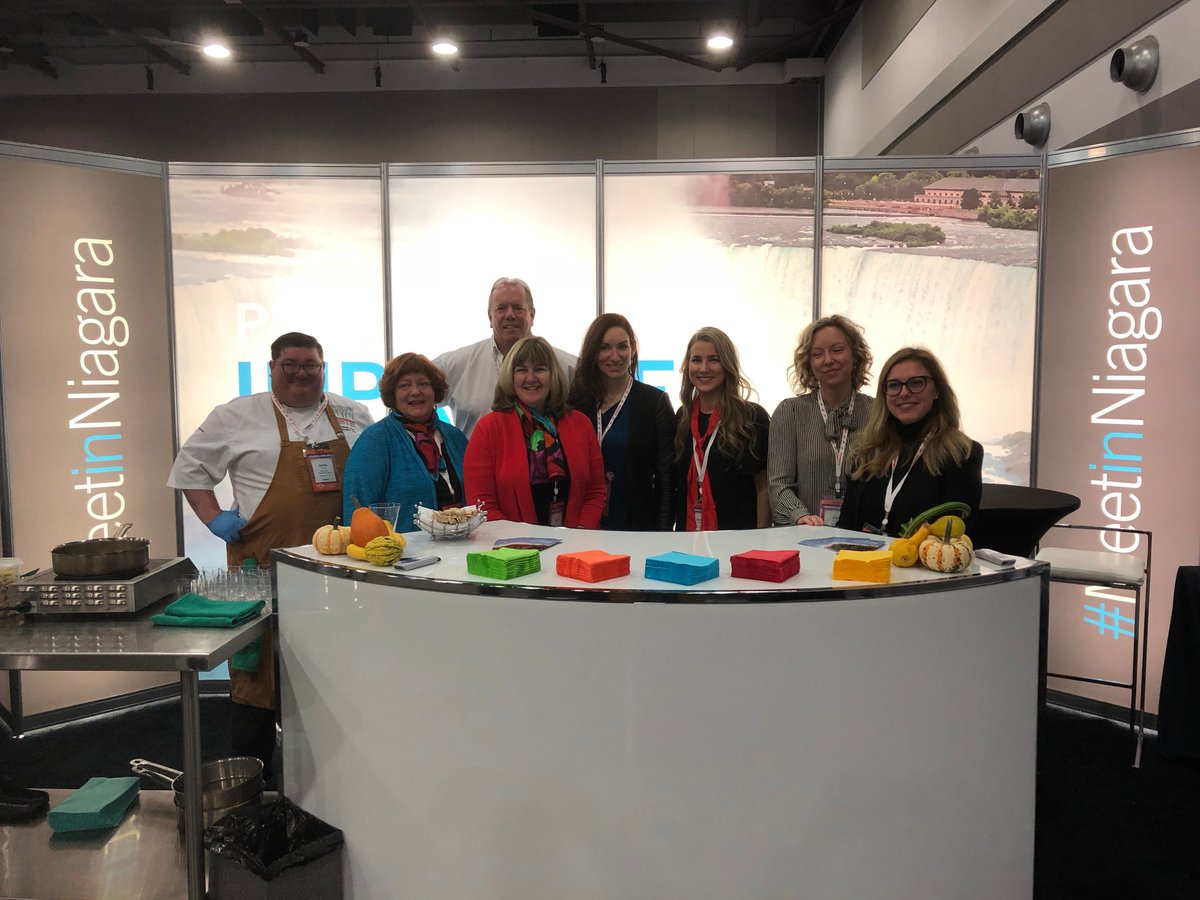 fallsmeetings's tweet photo. Joining us in Booth #333 @Shaw_Centre for #csaeconference2018 are Executive Chef James Price @sccniagara, Emily Dietrich @NiagaraParks, Lianne Nieuwesteeg @fallsviewcasino, Carly Orsborn @PellerVQA, Mike Farrell #Stronco, and Nicole Bechkos @Hilton_Niagara https://t.co/SsjNi6zWm2