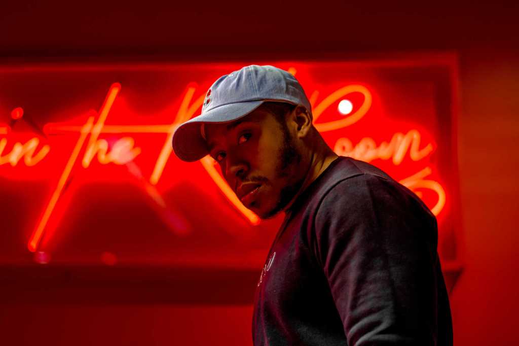 onairwithsir's tweet image. Nur Ali stops by to talk about his past relationships and play his new song “Broken Record” blog.onairwithsir.com/nur-ali-stops-…