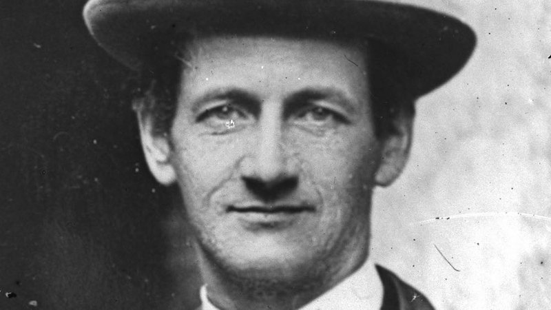 NorthMonHistory's tweet photo. On this day in 1920, 98 years ago, one of our past pupils, Terence MacSwiney died after 74 days on hunger strike.Elected Lord Mayor of Cork after another #Monboy, Tomás Mac Curtain, the previous Lord Mayor, was shot dead in March 1920. @northmoncbs @CorkHTA #histedchatie #history https://t.co/UDvDuiZ5zs