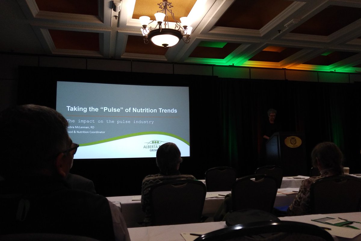 APGCED's tweet image. Whoo hoo!  APG&apos;s own Debra McLennan, RD, sharing pulse nutrition trends important for the pulse industry to know!  Energizing the room with the last keynote session on Pulses for Health!  #CPRW18 #pulseresearch