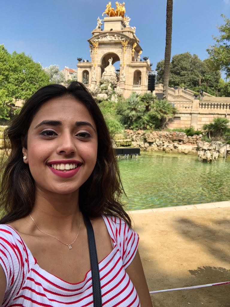 TrinityCollege's tweet photo. If you followed along on Instagram last week, Jyles Romer '20 gave you a behind-the-scenes look from @trincollrome. TODAY, 10/25 follow along as Hamna Tariq '20 comes to you from @trincollbcn! 🇪🇸 https://t.co/fjx2mz3zHl  #TrinColl #TrinTakeover #WhereInTheWorldIsTrin 🌎 https://t.co/Dos3ZMeN1g