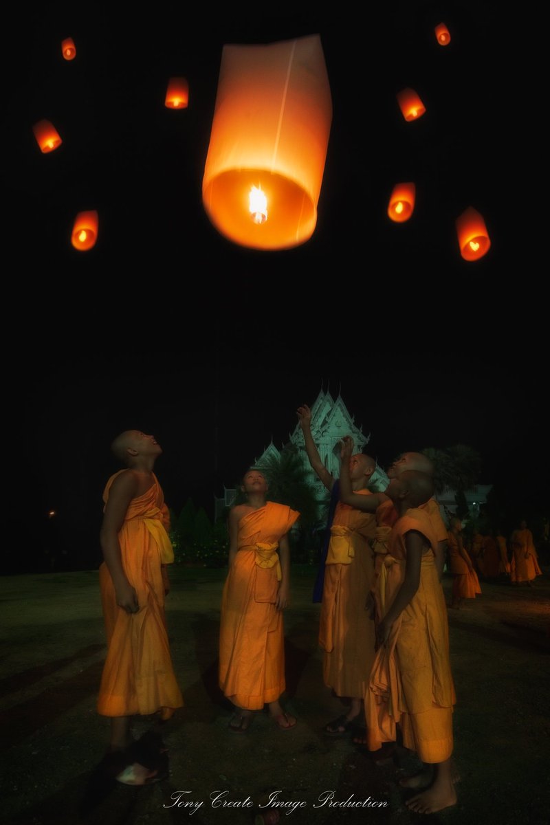 T_Photographer8's tweet photo. ประเพณีตักบาตรเทโวโรหณะ บริเวณบันไดพญานาค หรือบันไดสวรรค์ ที่อำเภอโขงเจียม

#รีวิวอีสาน #Ubon #อุบลราชธานี #โขงเจียม #เที่ยวไทย #ออกพรรณา https://t.co/J3HpU0YcZK