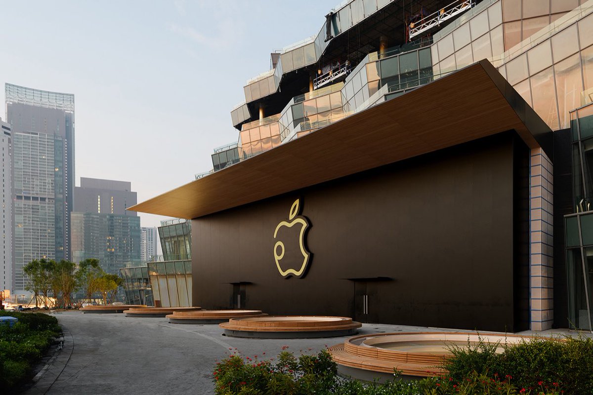 Angela Ahrendts tweet media