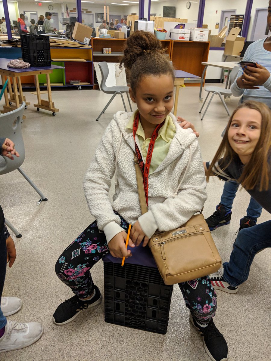 BesslerMegan's tweet photo. @5TEMiddle 5th graders are proud to provide flexible seating options for @BR_STEM #STEMService #REYNproud https://t.co/BaGYFQiby9
