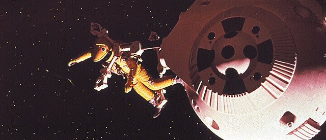 ryoheyyyyyy's tweet photo. 1968年に公開されてた『2001年宇宙の旅』を見てきた。 映画を見てこんなに理解できなかったのは初めてかも、
とりあえず、｢すごい｣｢やばい｣しか出てこない。
てか50年前の映画なのに人工知能とか宇宙とかすごいしやばい. https://t.co/xNaFSoqVq3