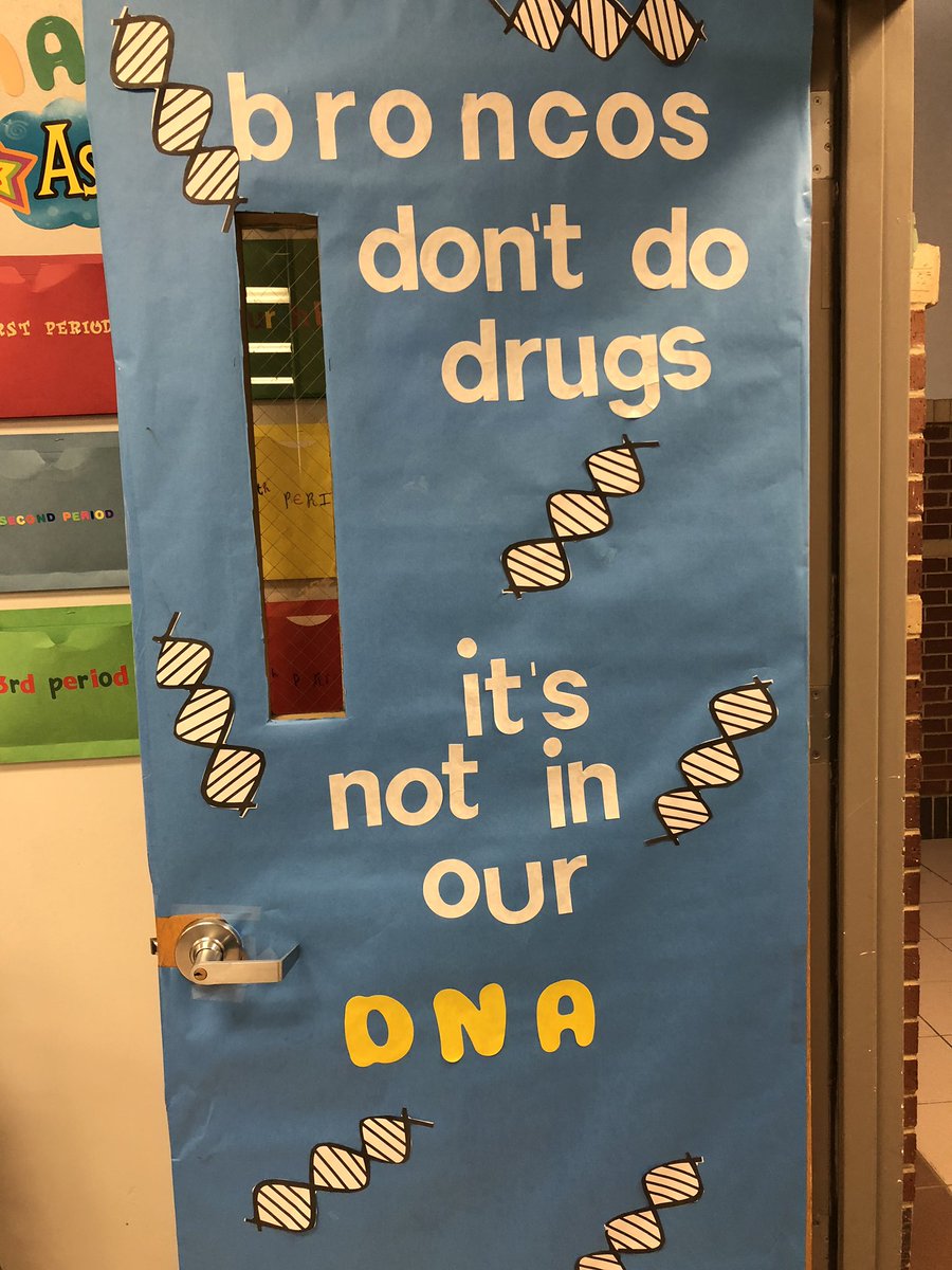 JohnsonScience's tweet image. Our FOCUS came up with a Biology-inspired door decor!  #redribbonweek  #dontdodrugs @HeritageBroncos #HMSscience