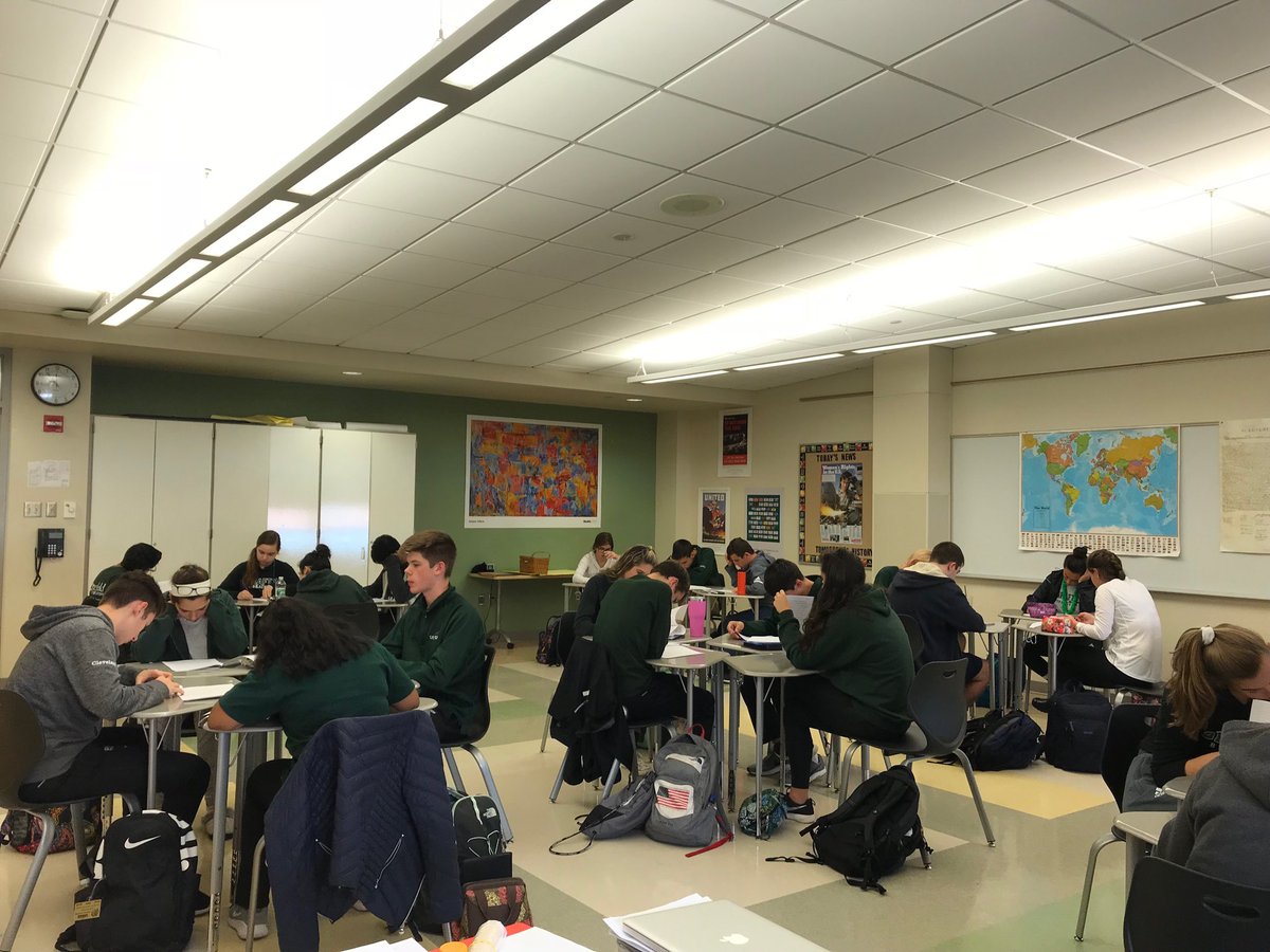 mrsfassettGHS's tweet photo. Juniors peer edit using #COLT strategy. #ImpactfulPractice https://t.co/7oGVKieKEY