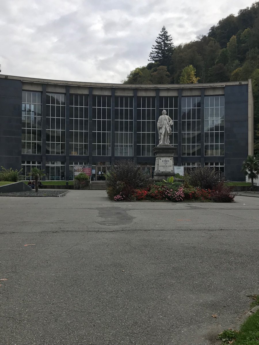 Lili11596's tweet photo. quand la fac t’envoie en sortie scolaire aux thermes de Luchon. #wtf #conflitdinteret https://t.co/ORNv2J7fRi