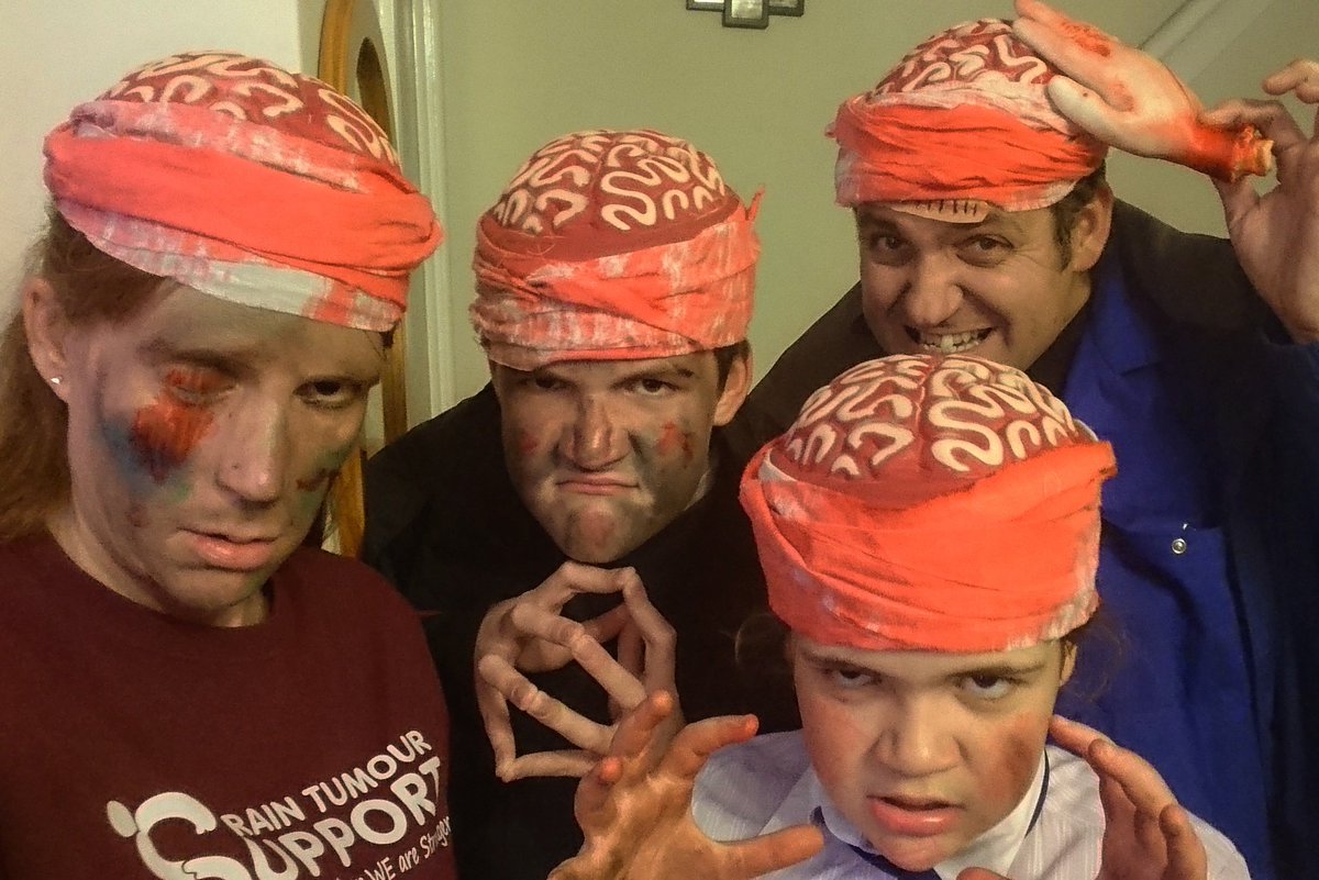 HPatts10's tweet photo. Quite possibly the best (and cheapest!) Hallowe'en outfits ever. Well you've got to have a sense of humour. #HalloweenFunRun #Exeter @exetercct #ZombieFamily #KrampusFree #ItsOnlyBrainSurgery #ZombieMeningiomaWarrior #WinkWink ππββοΈπββοΈπββοΈπββοΈπ https://t.co/7w8ubcoA4x
