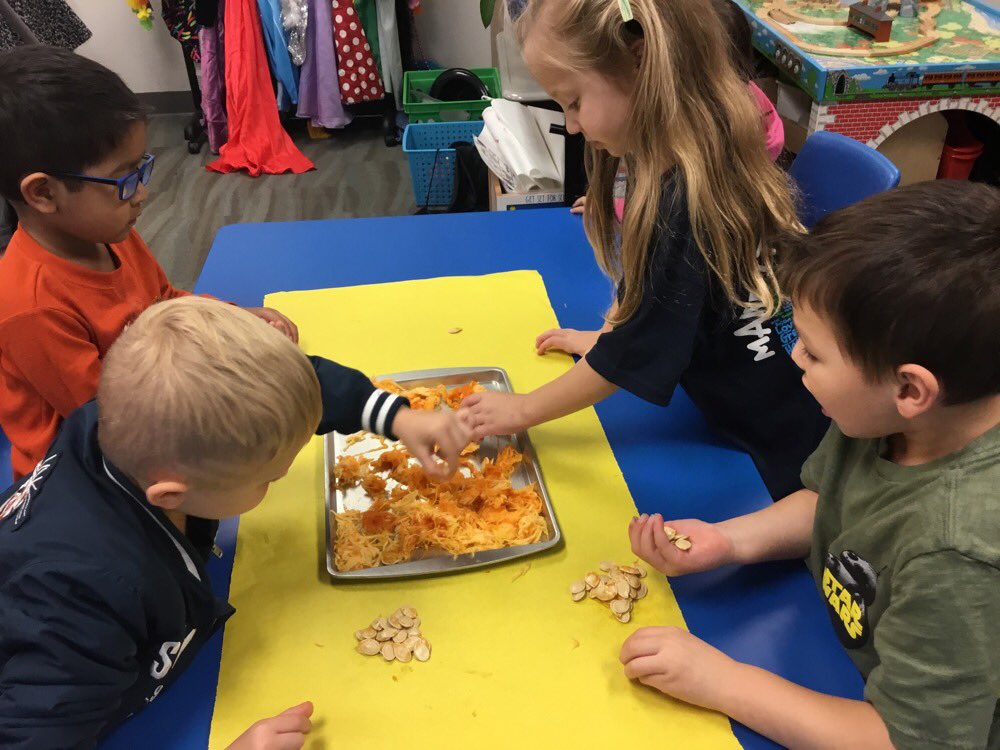 LVPreKMonsters's tweet photo. Pumpkin Exploration time for four year olds is always an adventure❣️🤪🎃 #onlyonelakeview  #lvbobcats #nisd https://t.co/dTVRrxEdaq